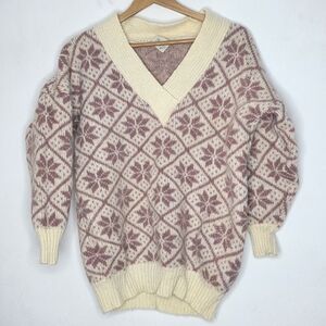 Cozy V-Neck Sweater in Cream and Pink